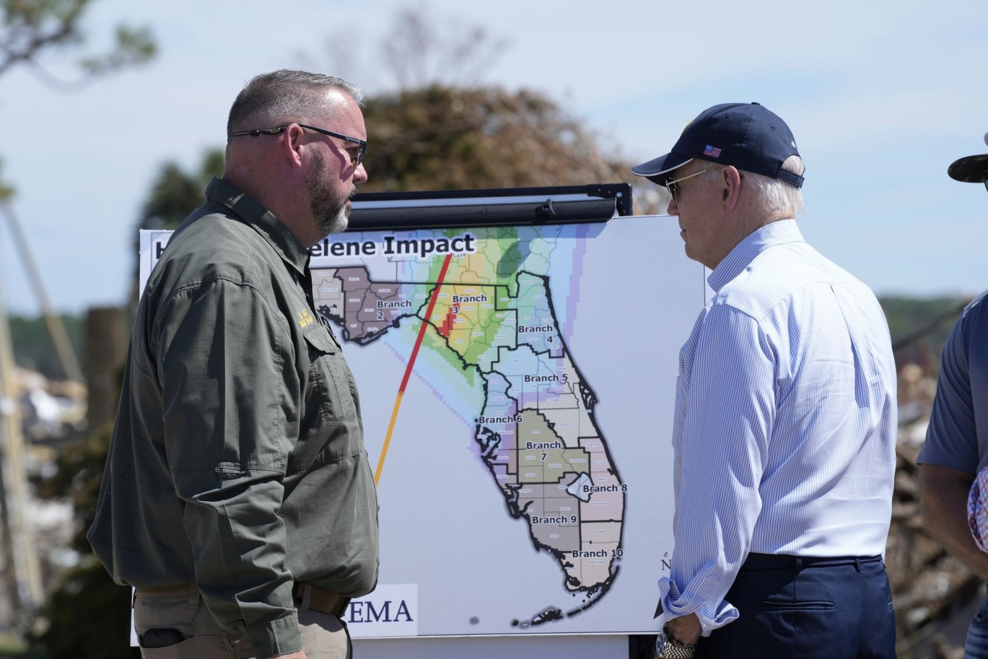 Biden macht sich in Florida ein Bild von der Lage.