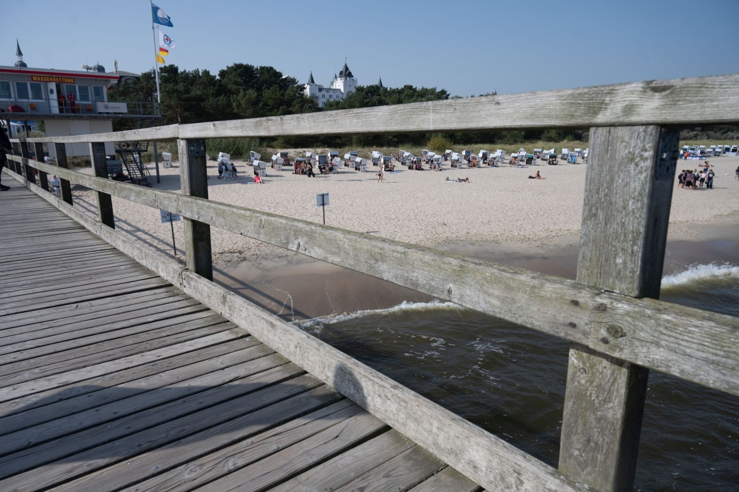 Wegen des Sturzes ihres Kindes von der dortigen Seebrücke wollte eine Brandenburgerin Geld von der Gemeinde Zinnowitz. (Archivbild)