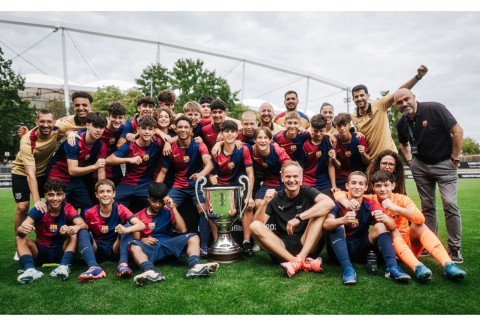 Der FC Barcelona triumphierte beim Porsche Fußball Cup 2024