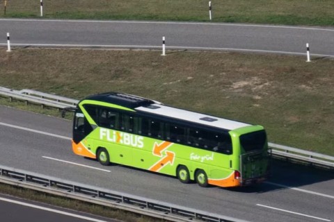 Porsche SE steigt bei FlixBus ein